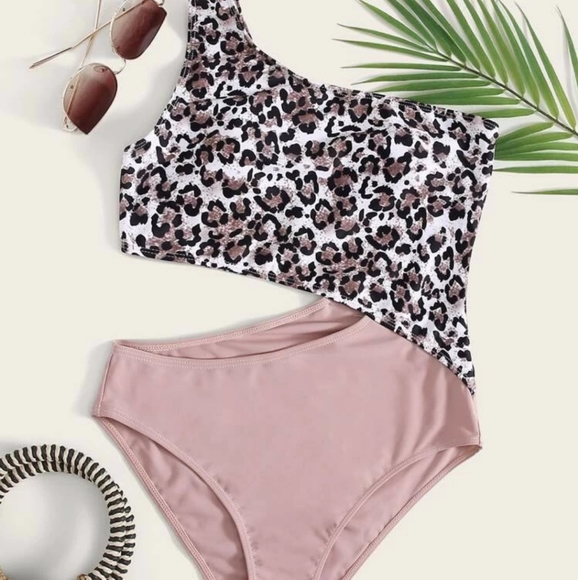 SHEIN Other - One Piece Bathing Suit